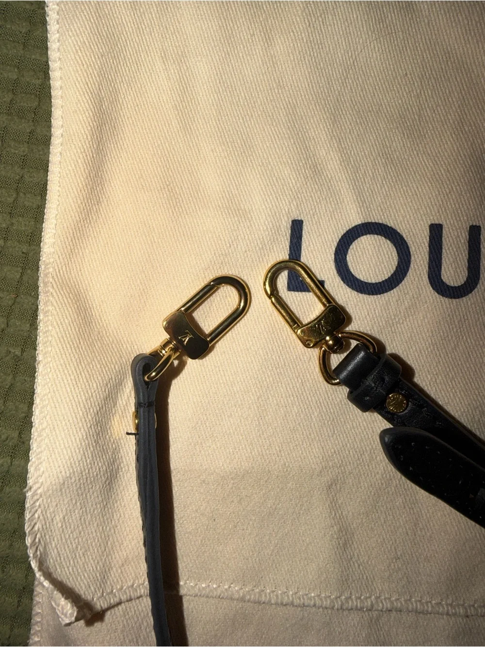 Euc authentic louis vuitton psm strap